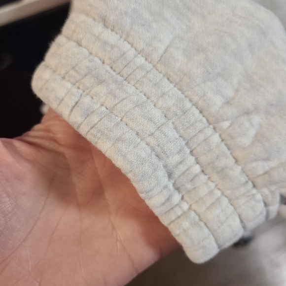 Grey sweatpants - Picture 3 of 3